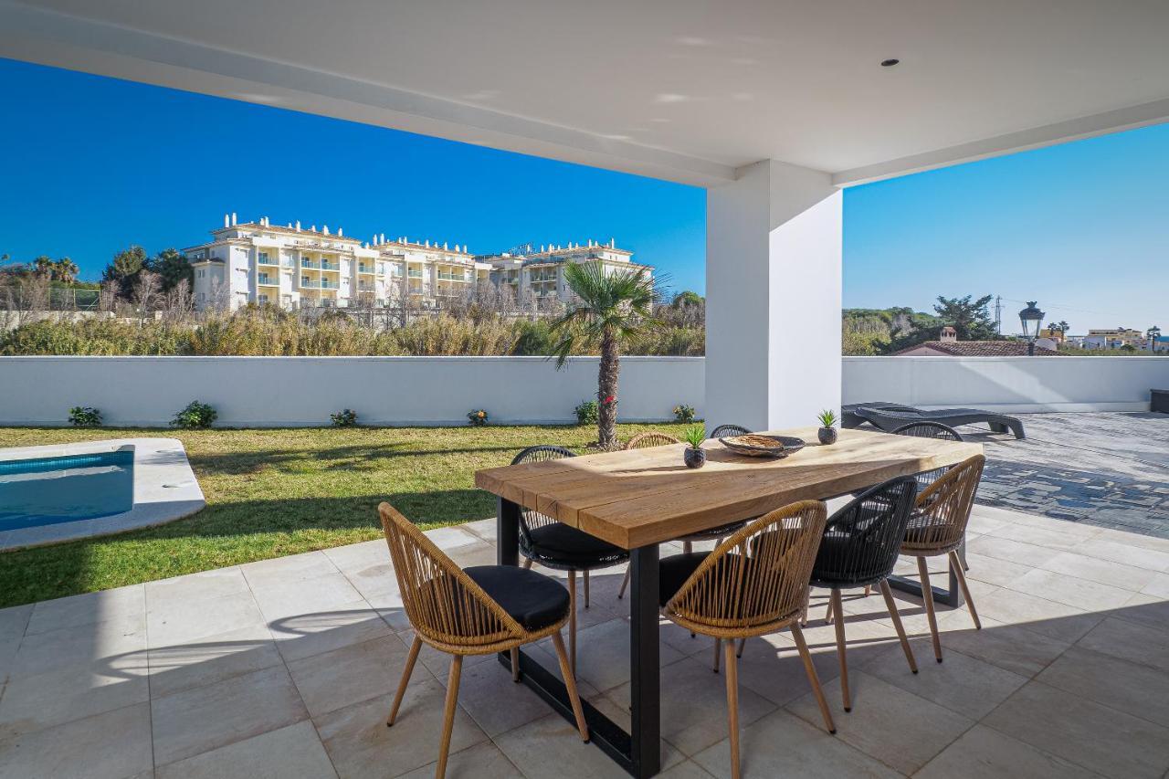 Villa Moderne Proche De La Mer マニルバ エクステリア 写真
