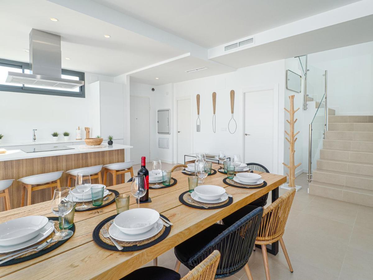 Villa Moderne Proche De La Mer マニルバ エクステリア 写真