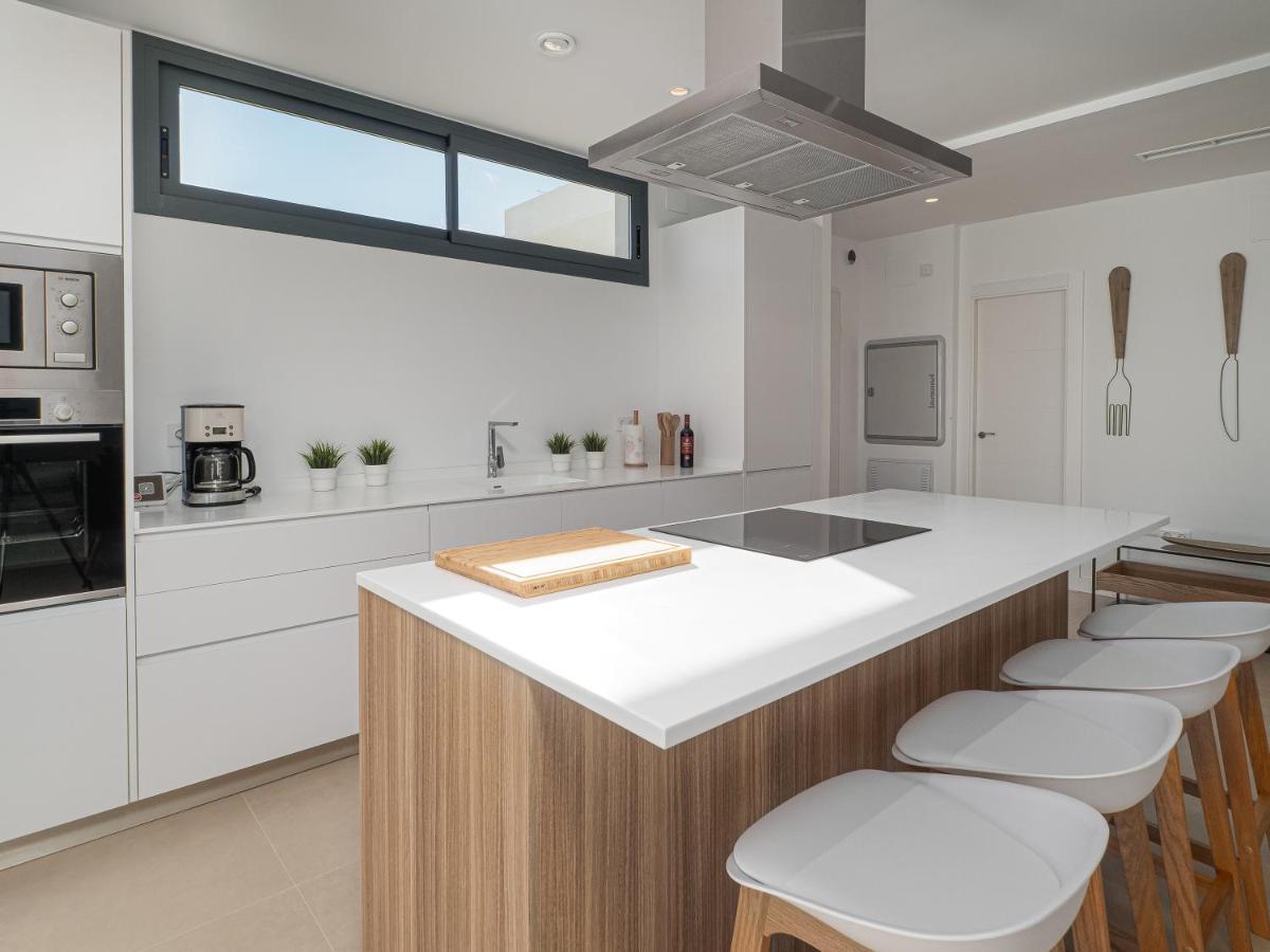 Villa Moderne Proche De La Mer マニルバ エクステリア 写真
