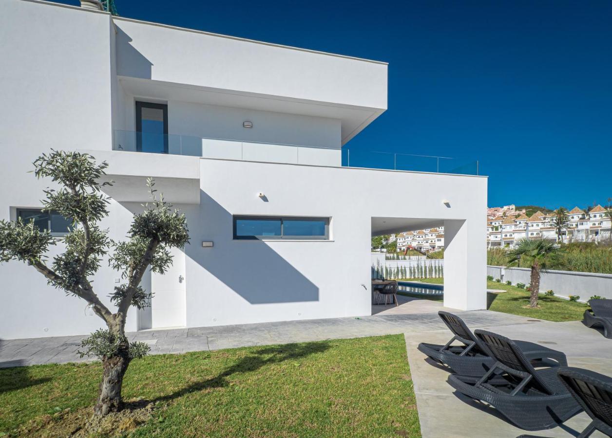 Villa Moderne Proche De La Mer マニルバ エクステリア 写真