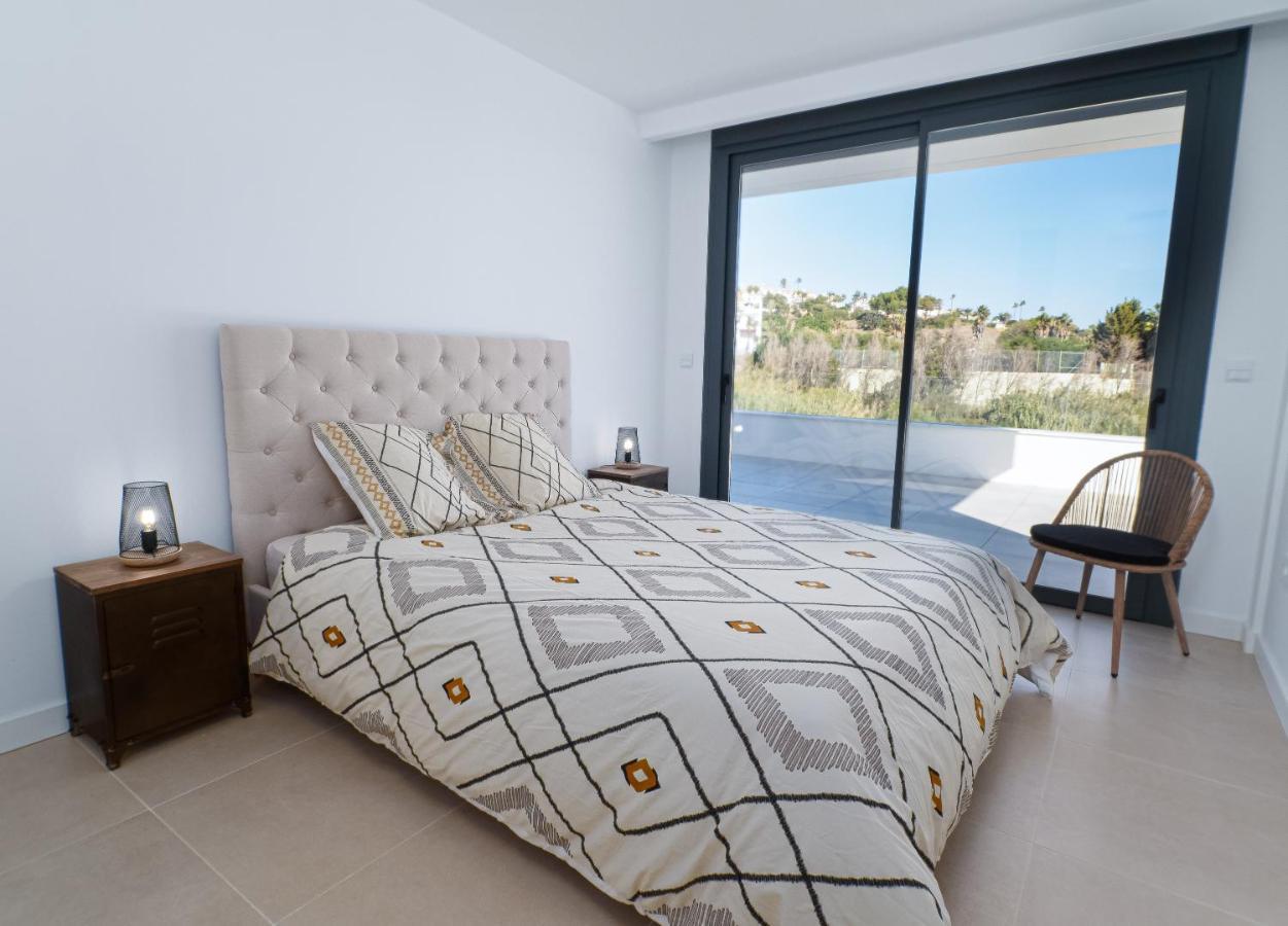 Villa Moderne Proche De La Mer マニルバ エクステリア 写真
