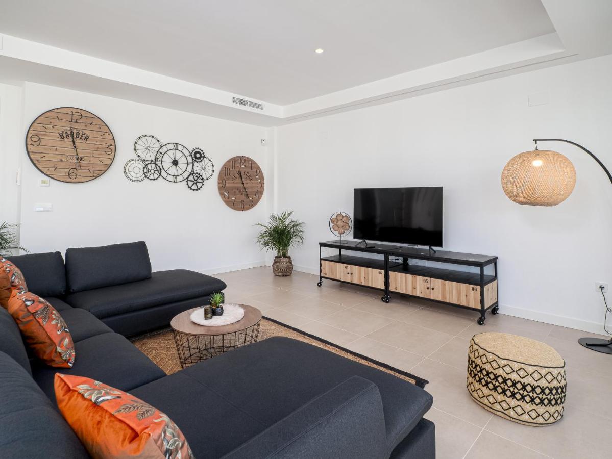 Villa Moderne Proche De La Mer マニルバ エクステリア 写真
