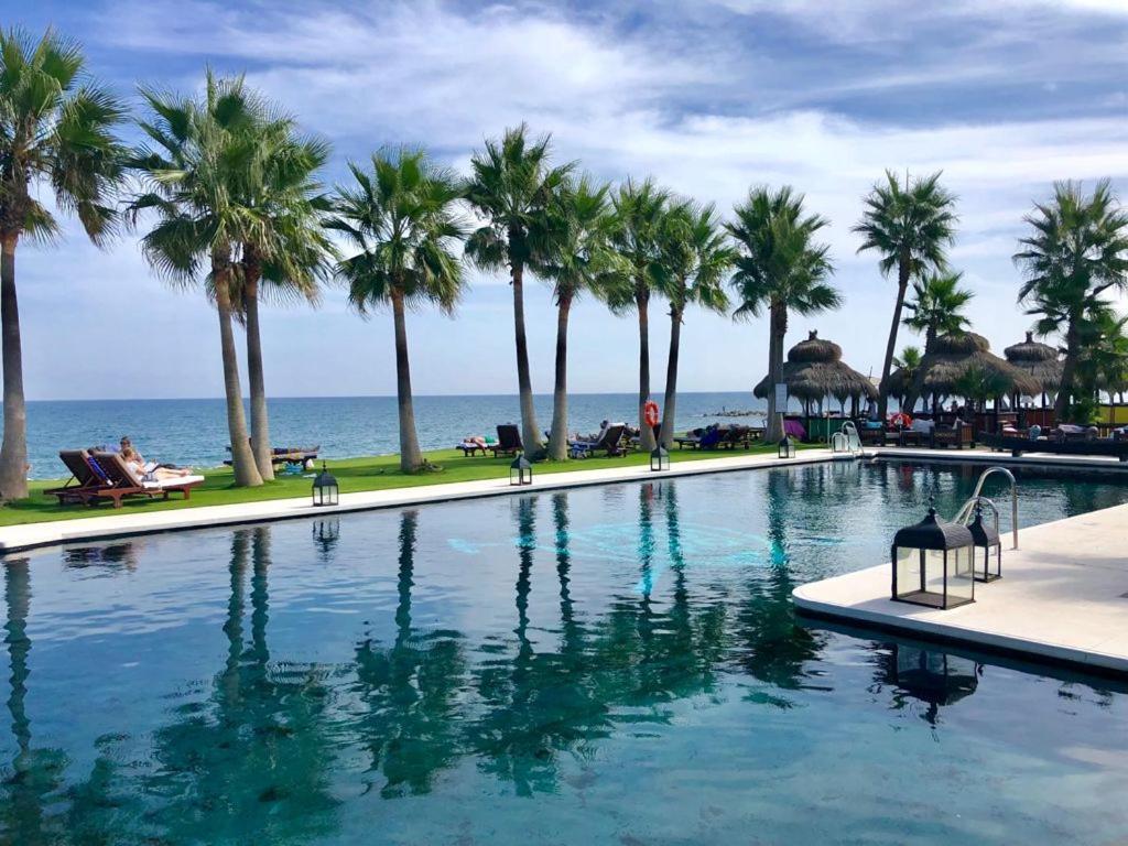 Villa Moderne Proche De La Mer マニルバ エクステリア 写真