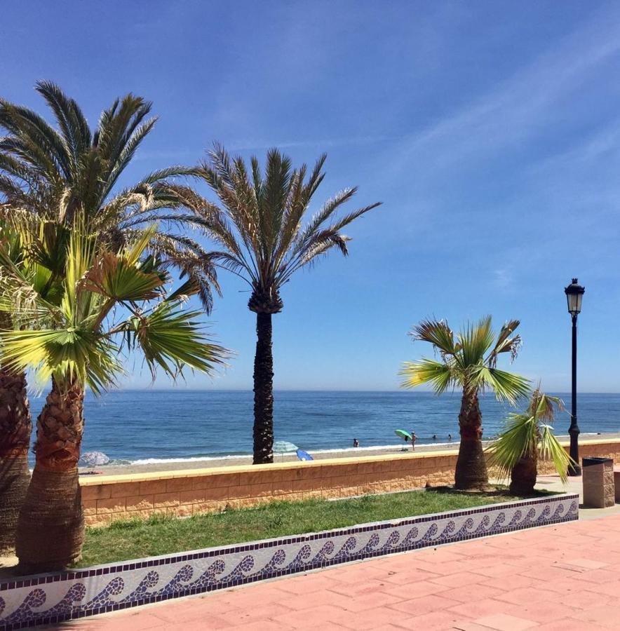 Villa Moderne Proche De La Mer マニルバ エクステリア 写真
